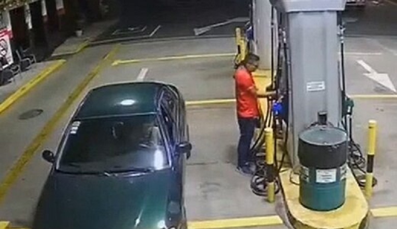 ویدئو/ اسلحه کشیدن راننده روانی در پمپ بنزین بعد از عصبانیت