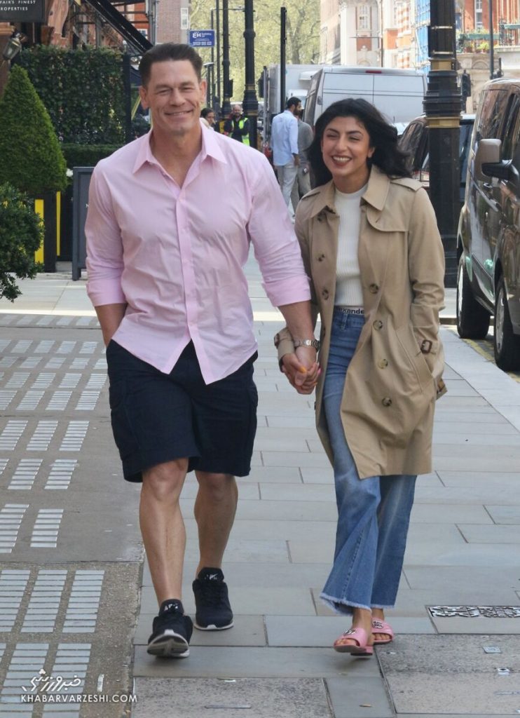 تصاویر جالب و مخفیانه از جان سینا و همسرش در خیابان های لندن