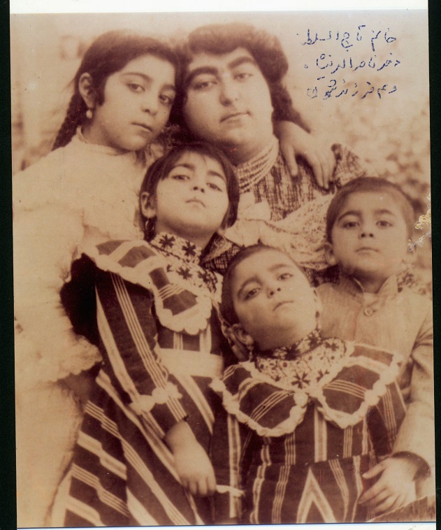 تصاویر/ چهره واقعی تاج السلطنه دختر متفاوت ناصرالدین شاه و چهار فرزندش