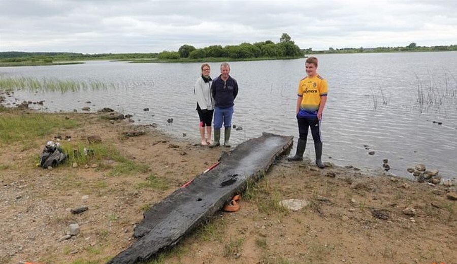 پسربچه ایرلندی بازیگوش، یک قایق ۴۰۰۰ ساله را کشف کرد!