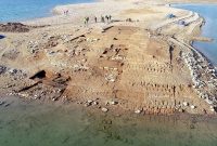 (تصاویر) پدیدار شدن شهر باستانی ۳۴۰۰ ساله پس از کاهش سطح آب پشت سد موصل