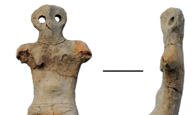 عکس/ کشف گنجینۀ «مجسمه‌های عجیب» در یک غار باستانی