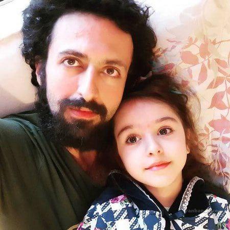 تصاویر دیده نشده از حسام محمودی به همراه همسر و فرزندش