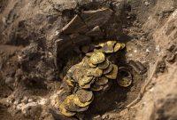 ویدئو/ کشف سکه‌ های طلا متعلق به دوران خلفای عباسی