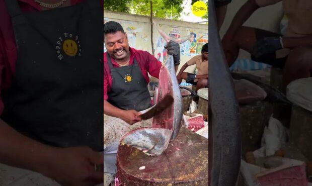 ویدئو/ سرعت خیره کننده این فروشنده هندی در قطعه قطعه کردن ماهی تن